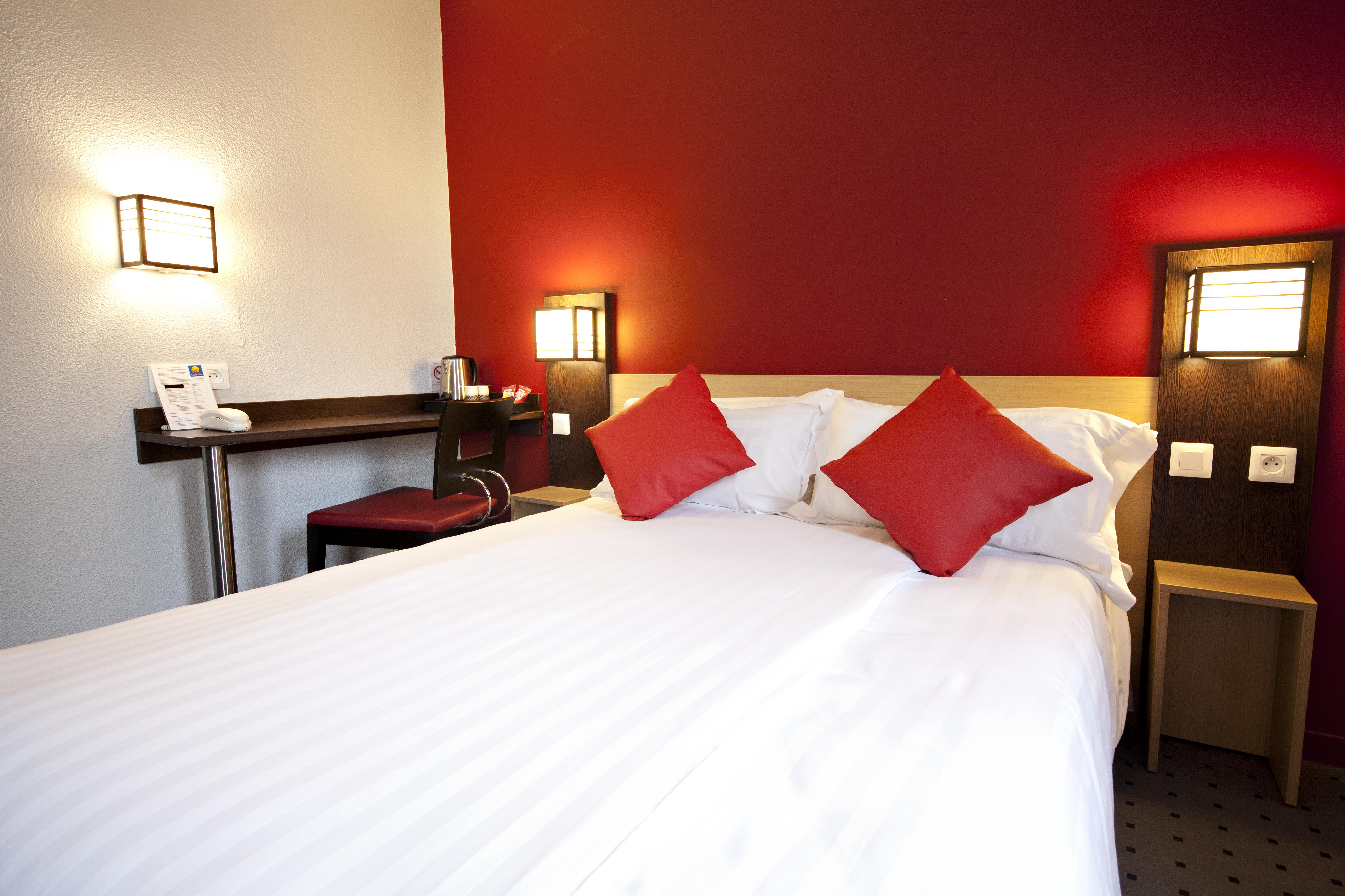 Comfort Hotel Clermont Saint Jacques Esterno foto