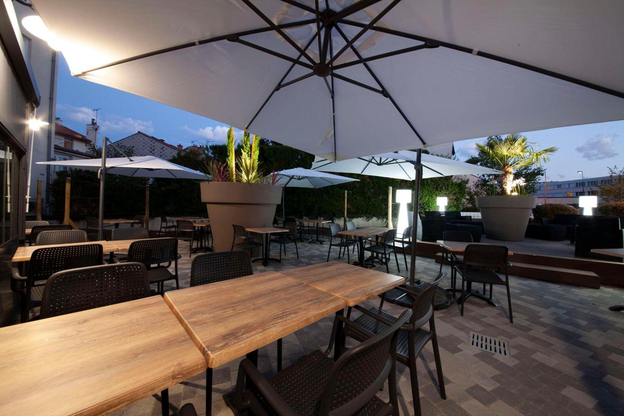 Comfort Hotel Clermont Saint Jacques Esterno foto