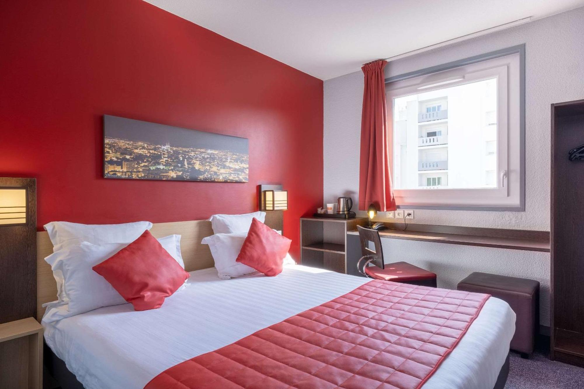 Comfort Hotel Clermont Saint Jacques Esterno foto