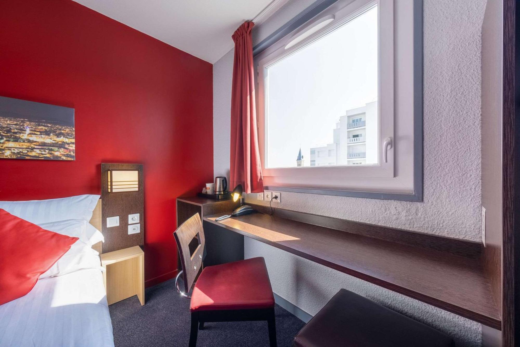 Comfort Hotel Clermont Saint Jacques Esterno foto