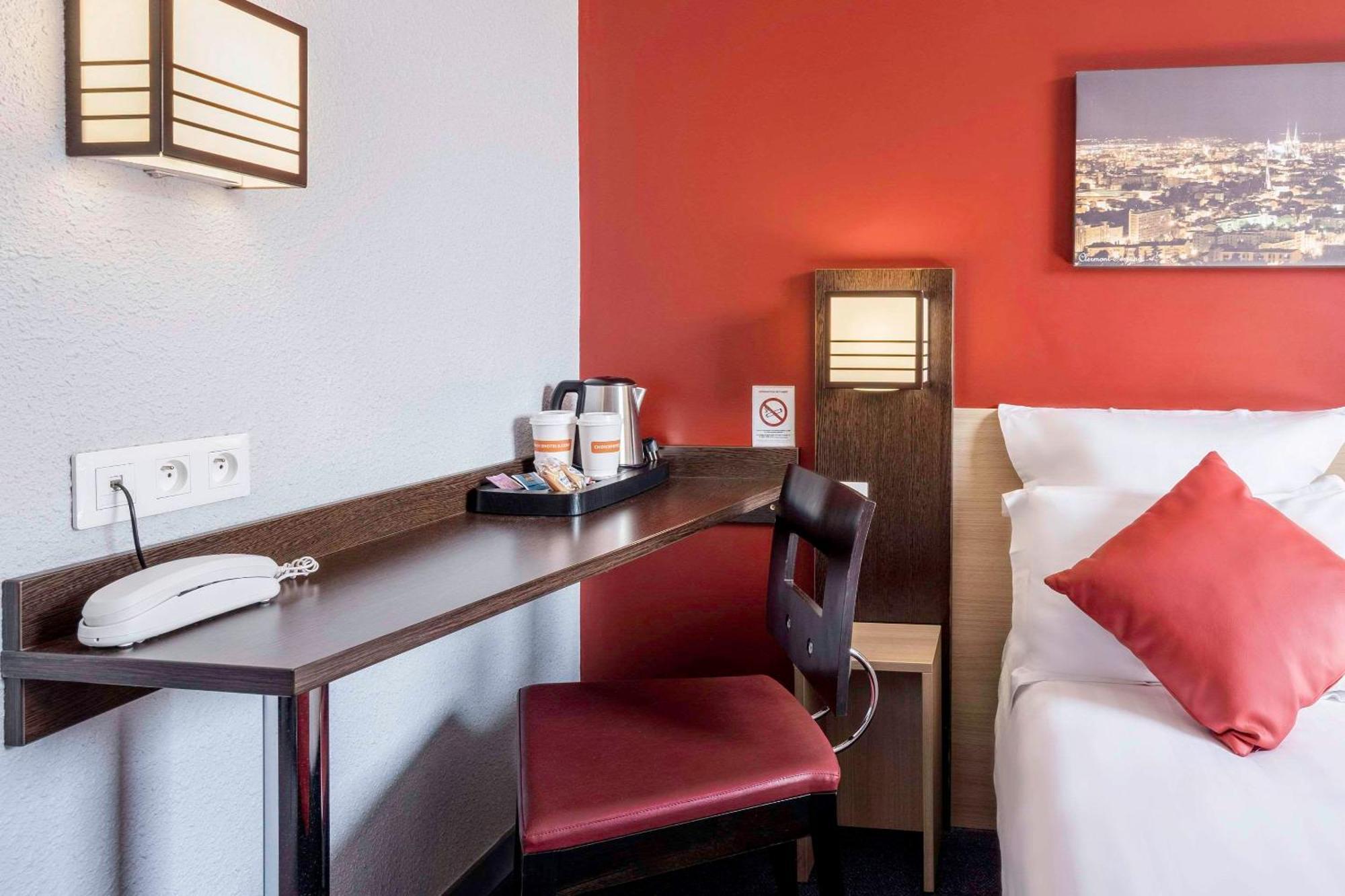Comfort Hotel Clermont Saint Jacques Esterno foto