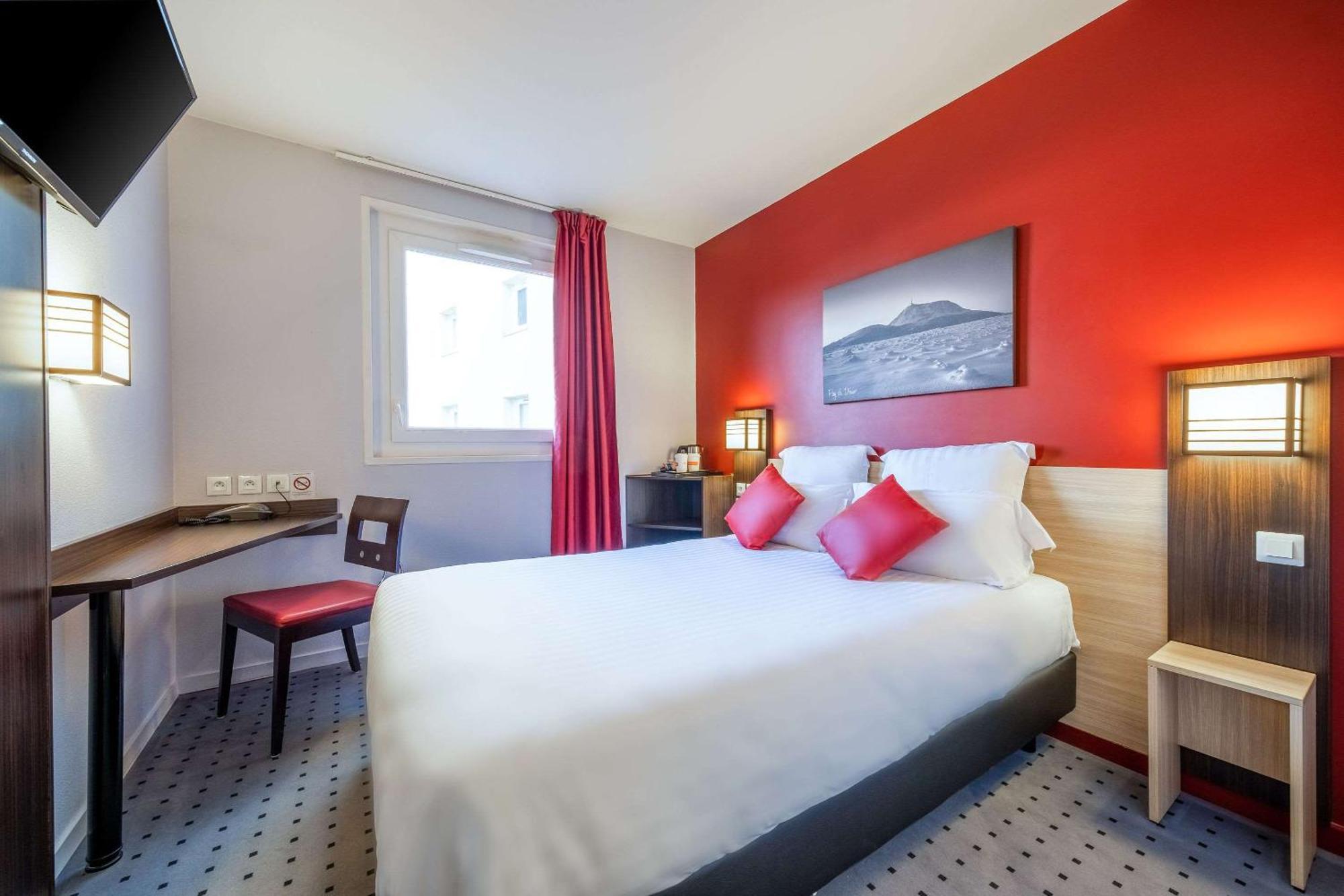 Comfort Hotel Clermont Saint Jacques Esterno foto